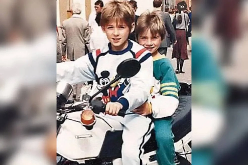Сергей и Павел в детстве. Фото © Instagram (признан экстремистской организацией и запрещён на территории Российской Федерации) / lazarevsergey