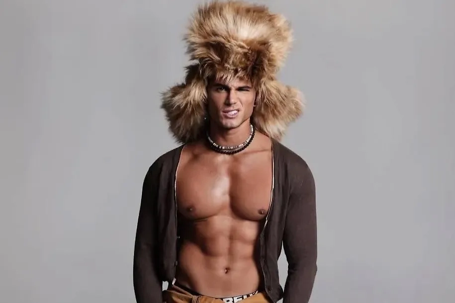 Антонио Медуньо из Италии известен как моделингом, так и ролями в фильмах. Это и привело его на конкурс «Мистер Вселенная». Фото © Instagram (признан экстремистской организацией и запрещён на территории Российской Федерации) / antonio.medugno