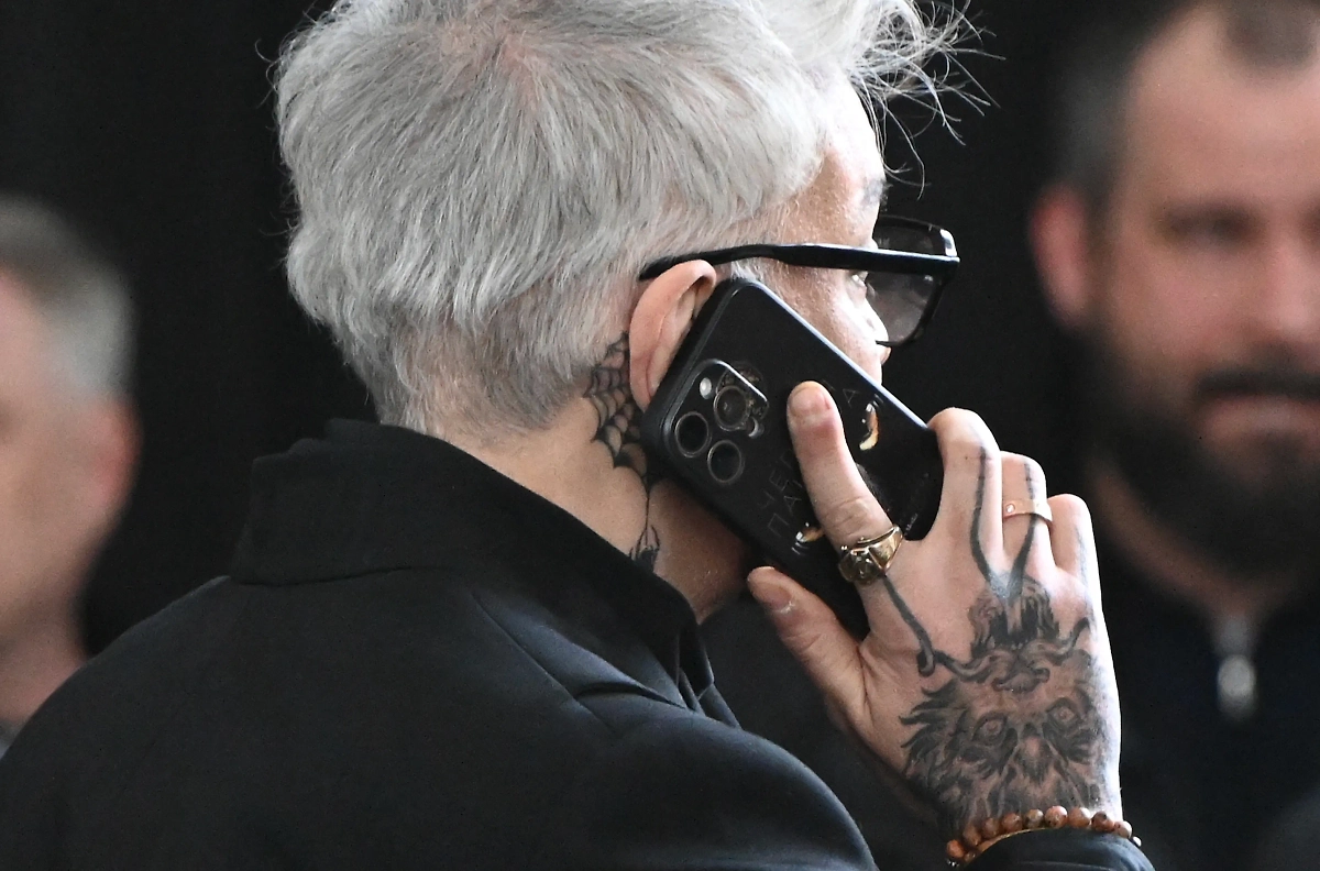 Перстень, который Бедрос Киркоров передал Филиппу. Фото © Life.ru