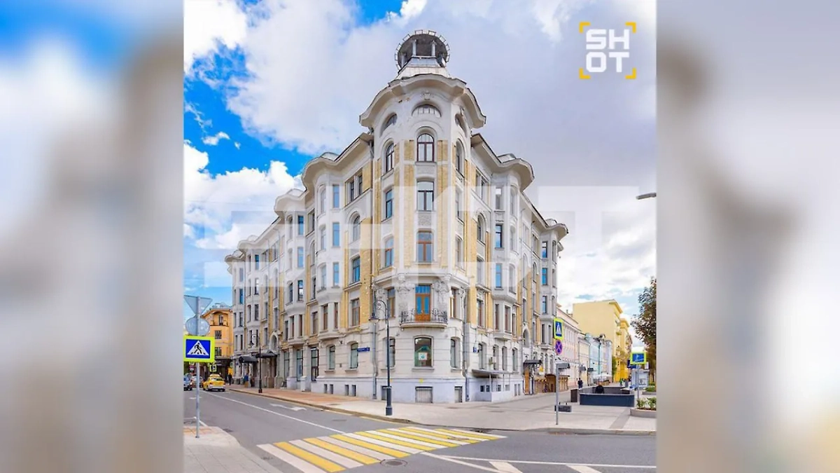 Дом на улице Спиридоновка, где находится квартира Натальи Кикнадзе. Обложка © SHOT