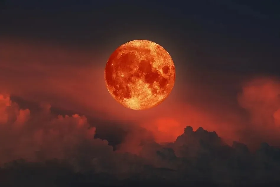Кровавое полнолуние случится в марте и откроет коридор затмений. Фото © Shutterstock / FOTODOM / nednapa