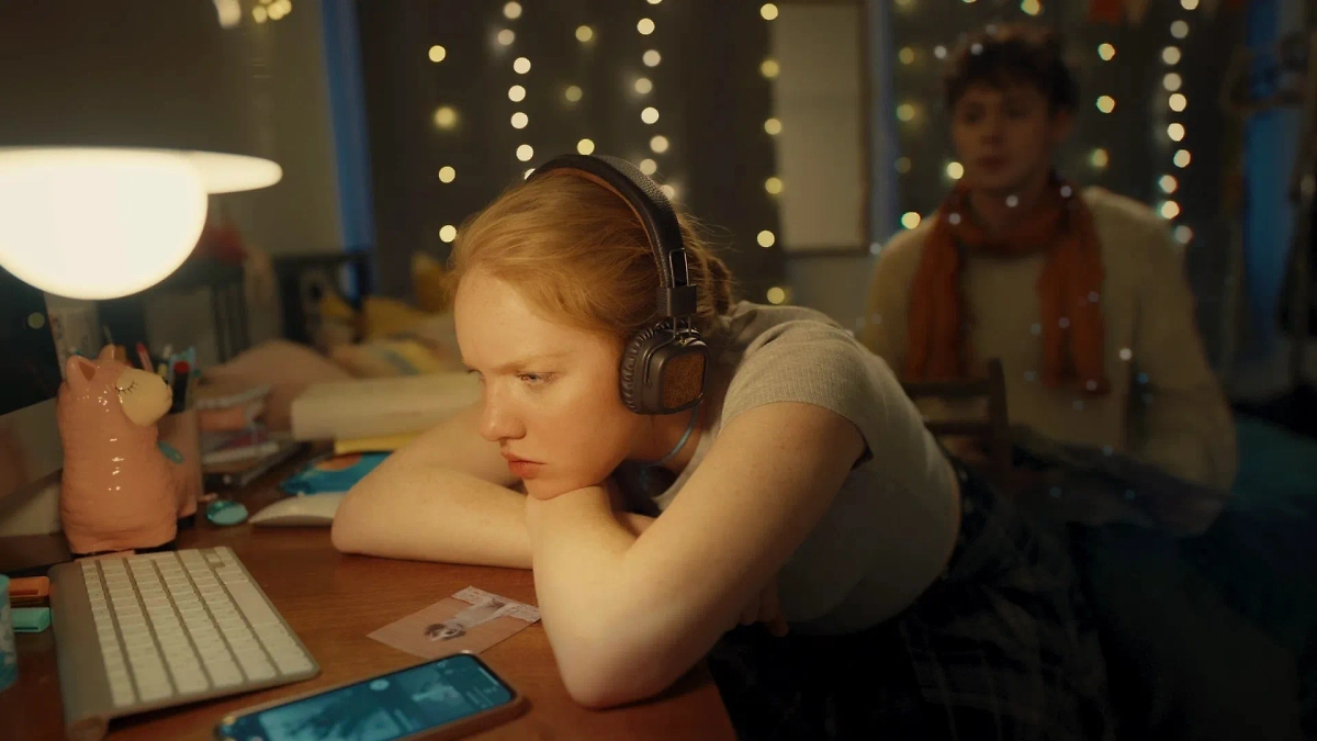 Эти лучшие сериалы 2025 уже вышли. И успели завоевать любовь публики. Фото © Кадр из фильма «Министерство всего хорошего», режиссёр Александр Фомин, сценаристы Михаил Зубко, Владимир Васильев, Александр Фомин и др. / Kinopoisk