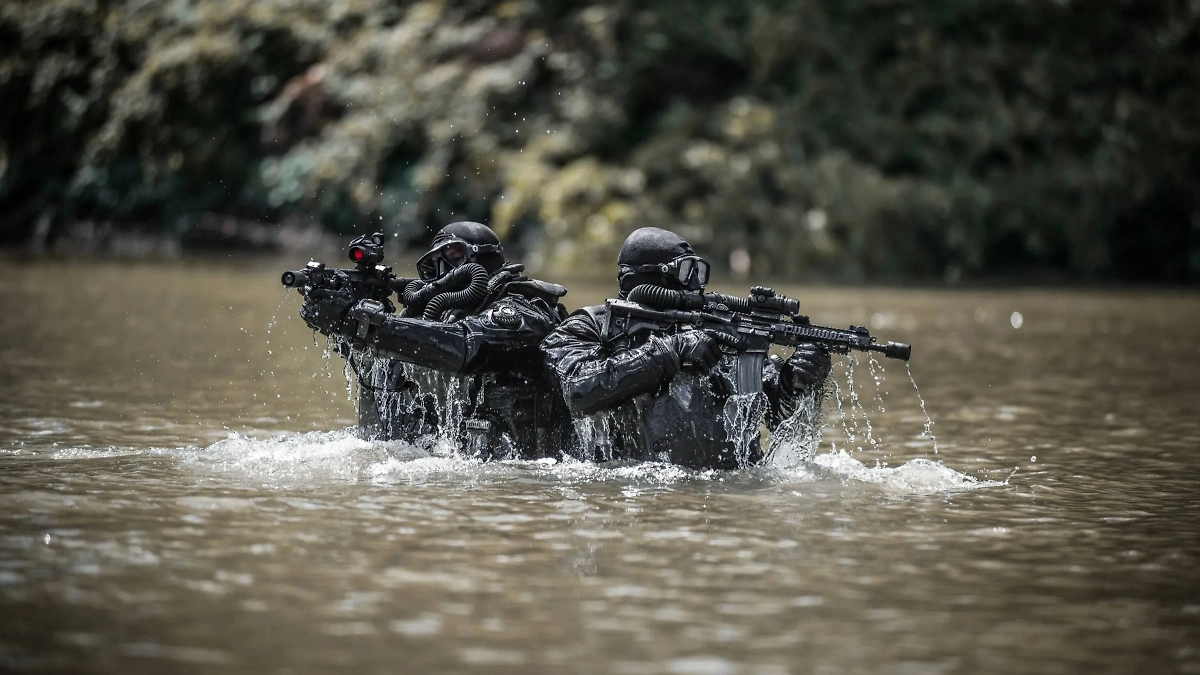 Война без танков: новый сценарий конфликта. Фото © Shutterstock / FOTODOM / Milos Jevtic