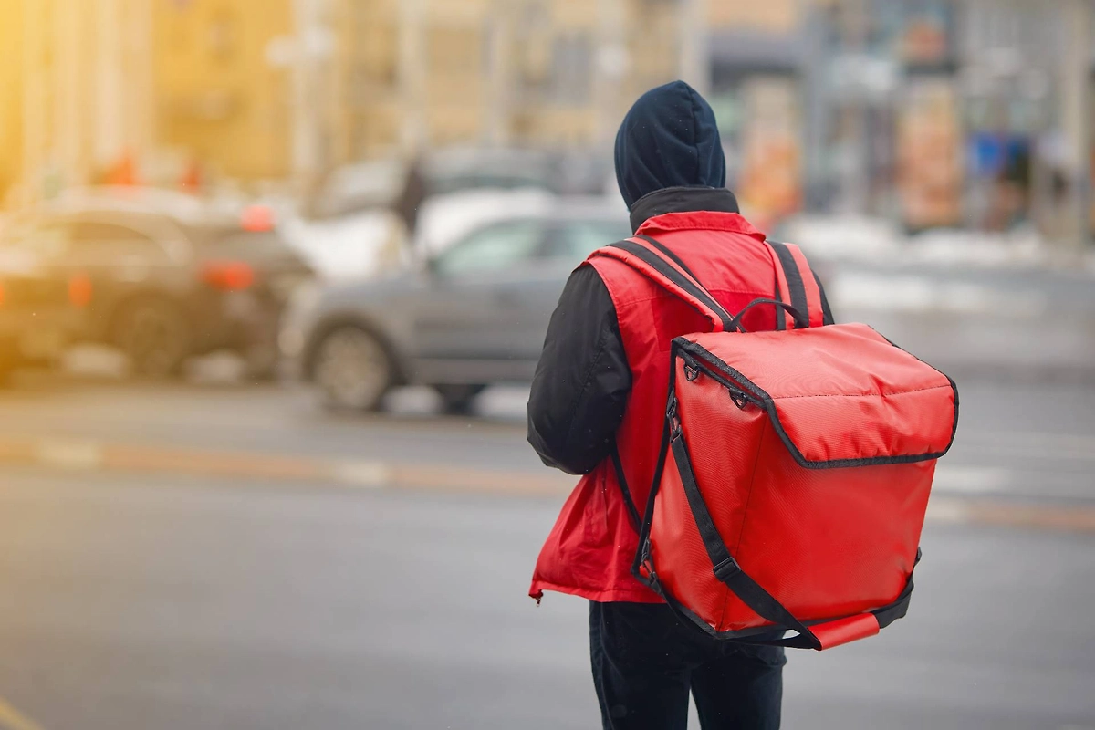 Код из СМС и курьеры-мошенники: защита от телефонных аферистов. Фото © Shutterstock / FOTODOM / Tricky_Shark