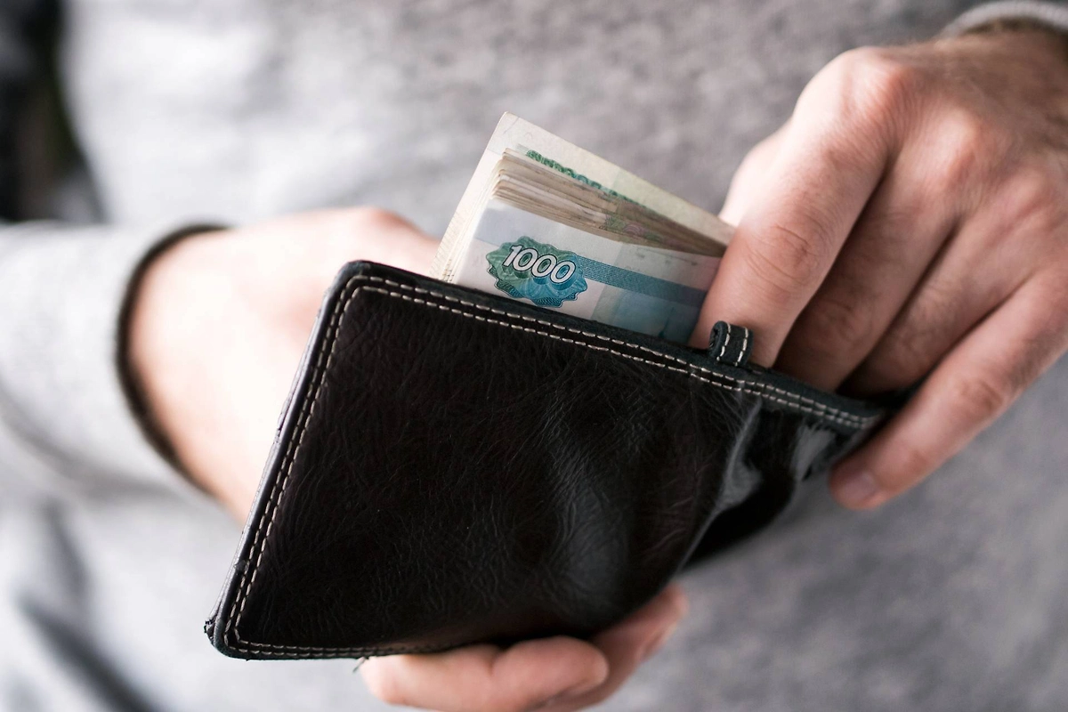 Способы накопить к весне даже на маленькой зарплате. Фото © Shutterstock / FOTODOM /  Fascinadora