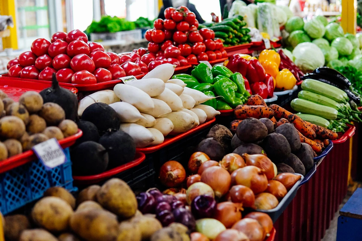 Употребление сезонных продуктов в здоровом питании. Фото © Shutterstock / FOTODOM / DMITRII SIMAKOV