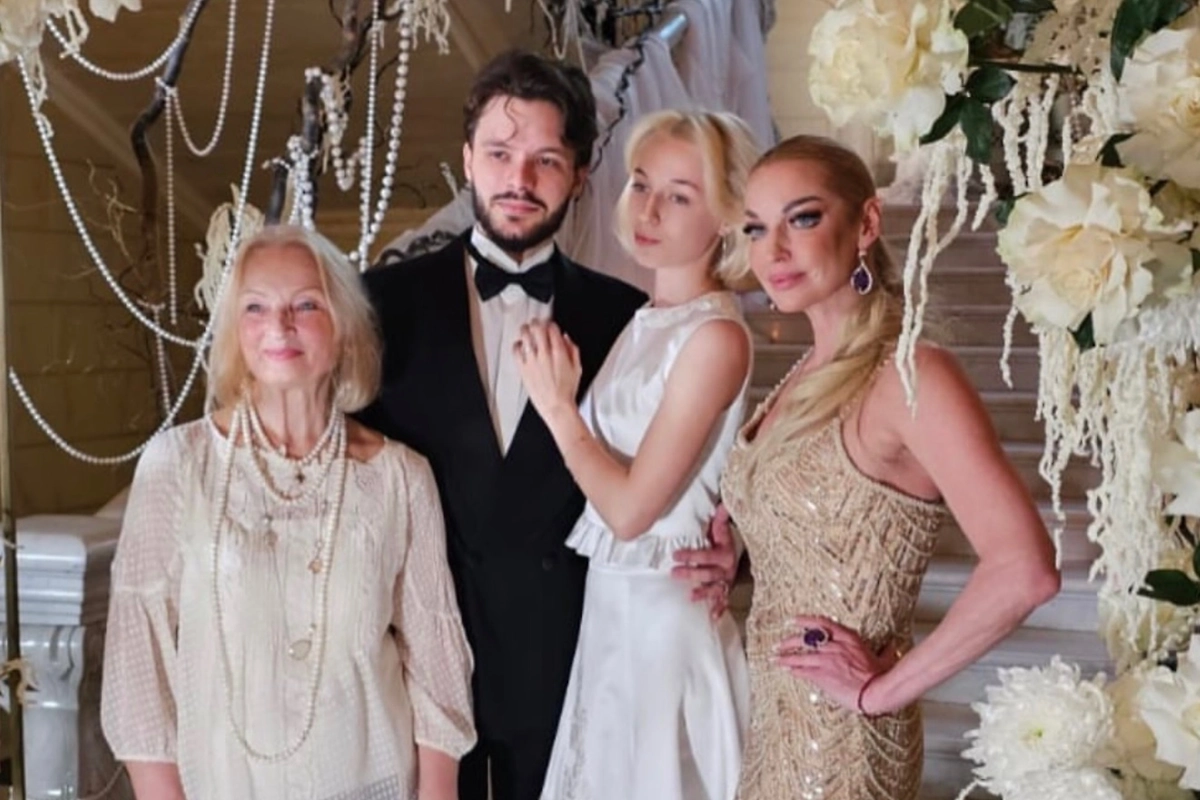 Дочь Волочковой Ариадна в 2025 году вышла замуж, и балерине зять не пришёлся по душе. Фото © Instagram (признан экстремистской организацией и запрещён на территории Российской Федерации) / volochkova_art