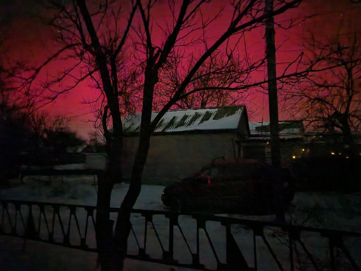 Северное сияние в Луганске. Фото © Telegram / Лаборатория солнечной астрономии (XRAS) / Yana