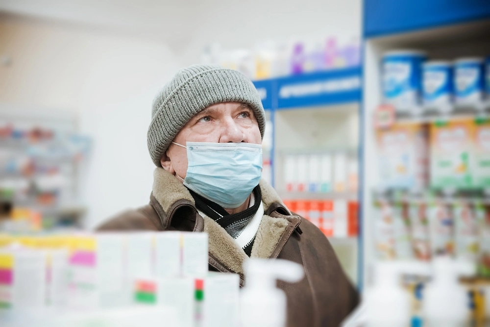 Список лекарств в домашней аптечке на зиму для семьи 45+. Фото © Shutterstock / FOTODOM / Dasha Trofimova