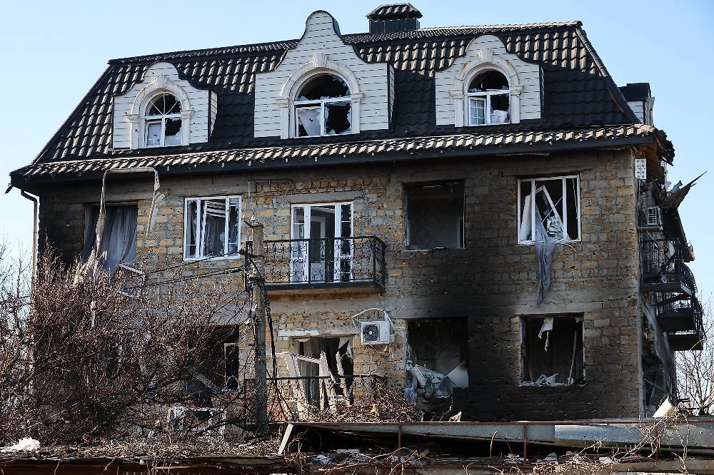 Херсонская область. Село Хорлы. Последствия атаки дронов ВСУ на кафе и гостиницу. Фото © ТАСС / Александр Полегенько