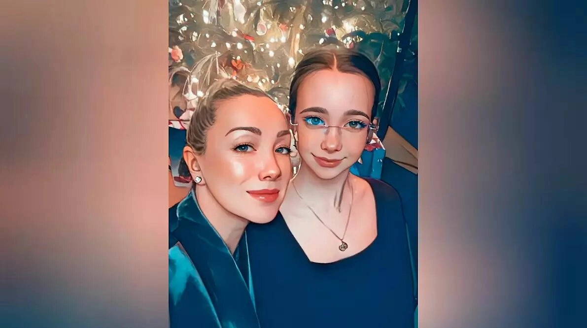 Дарья Мороз с дочерью Анной. Фото © Instagram (признан экстремистской организацией и запрещён на территории Российской Федерации) / d_moroz