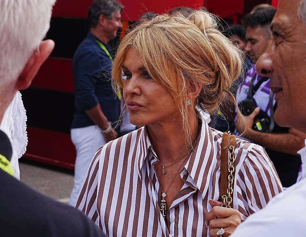 Коринна Шумахер стойко ухаживает за мужем. Фото © ТАСС / IMAGO / Hasan Bratic / DeFodi Images