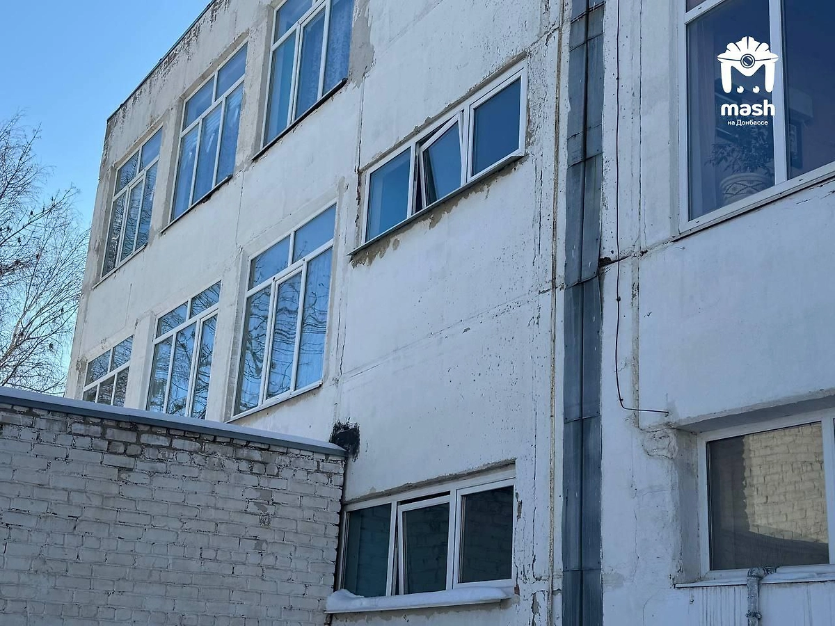 Школа, которую атаковала Украина. Фото © Telegram / Mash на Донбассе