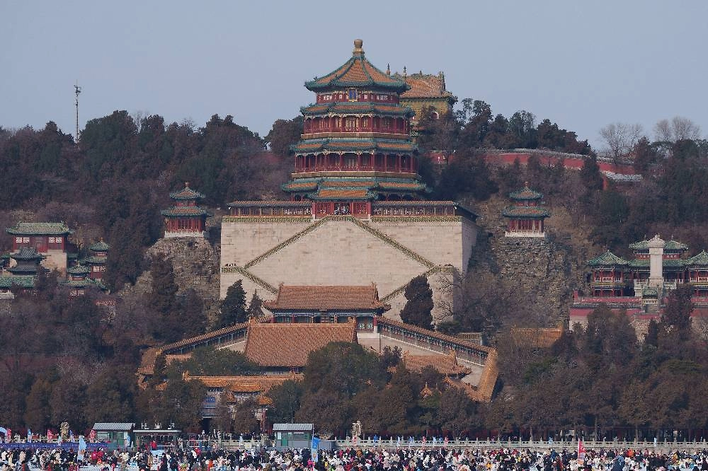 Погода в Китае в феврале 2026. Фото © ТАСС / AP / Vincent Thian