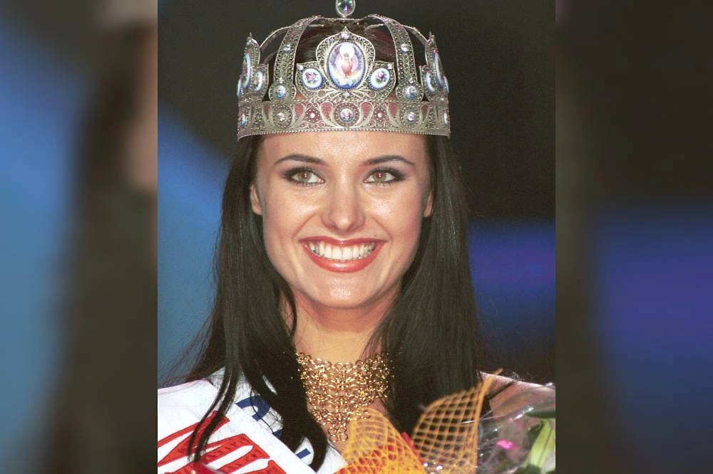 От беженских паспортов до телевизионных корон: эволюция российских конкурсов красоты. В 2002 году Оксана Фёдорова стала «мисс Вселенная», фото © ТАСС / Антон Денисов