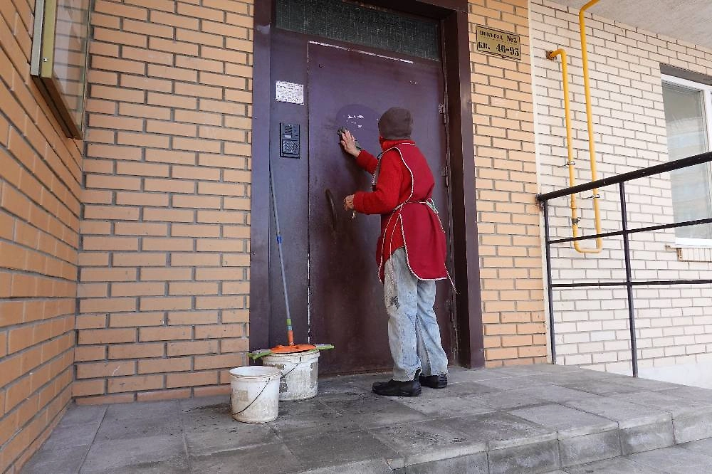 Права жильцов многоквартирного дома: как добиться уборки территории. Фото © ТАСС / Александр Артёменков