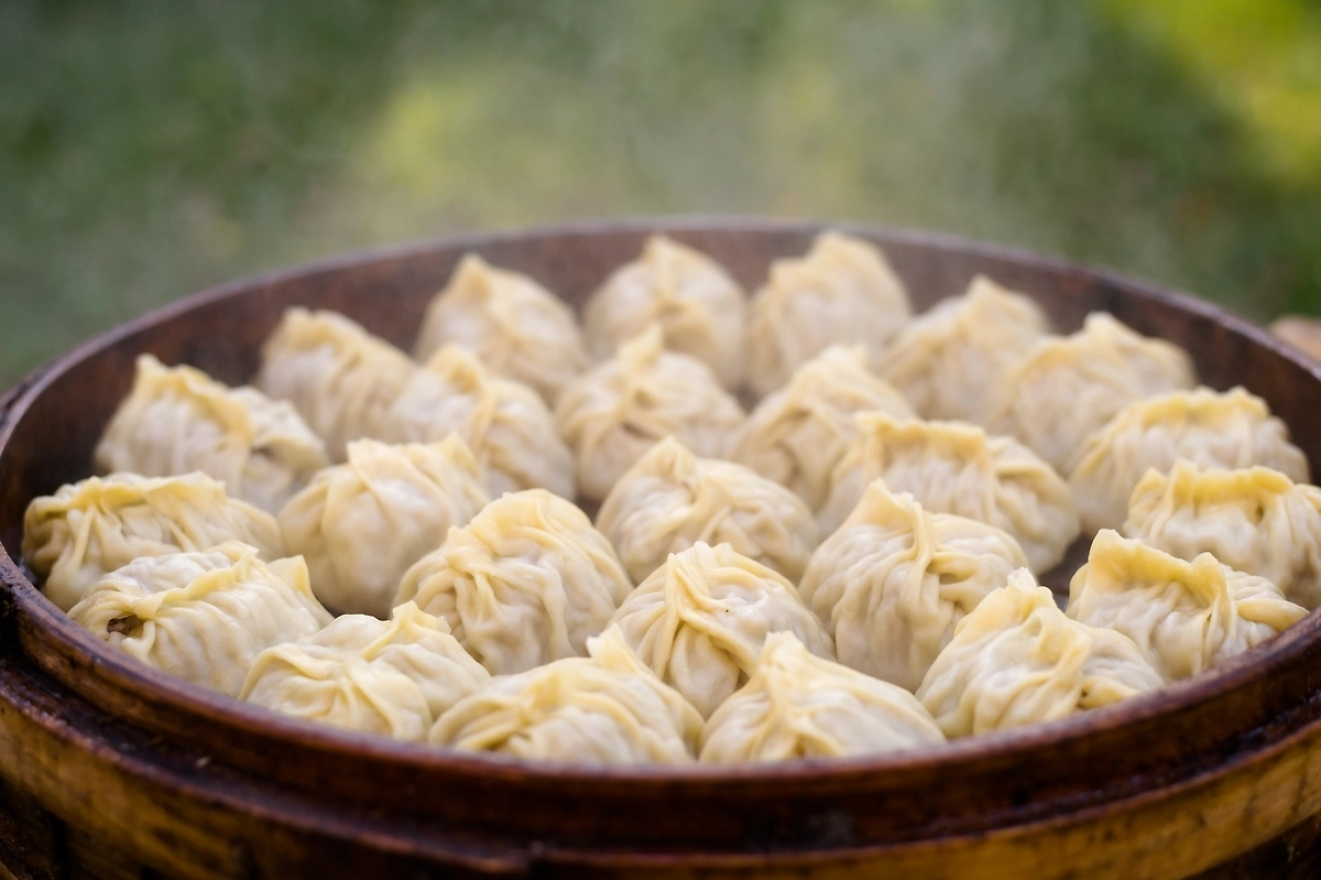 Как готовить настоящие манты. Фото © Shutterstock / FOTODOM / Ostariyanov