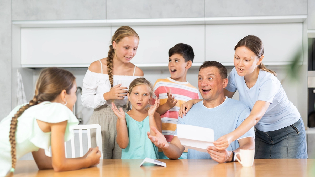 Как рассчитывать страховой стаж многодетным и родителям близнецов. Фото © Shutterstock / FOTODOM / BearFotos