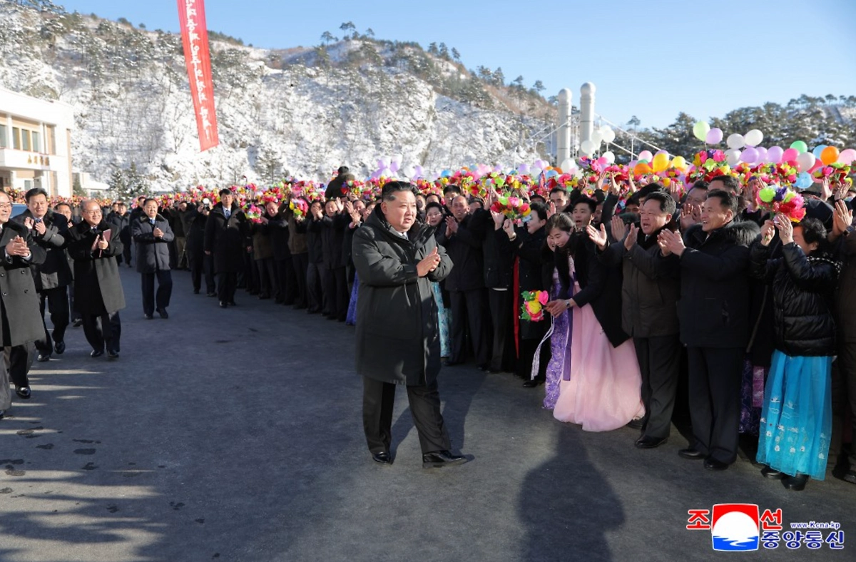 Ким Чем Ын открыл первый общественный банный комплекс в КНДР. Фото © ЦТАК