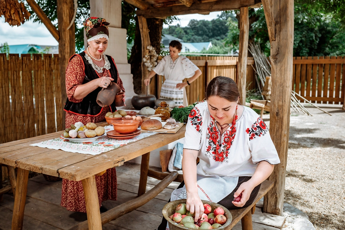 Слово отца было законом, а жена — почётная хранительница очага и полноправная хозяйка. Фото © Shutterstock / FOTODOM / Paustowski