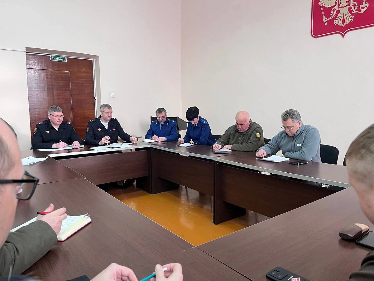 Сергей Ситников провел выездное совещание в Нее. Фото © Telegram / Сергей Ситников