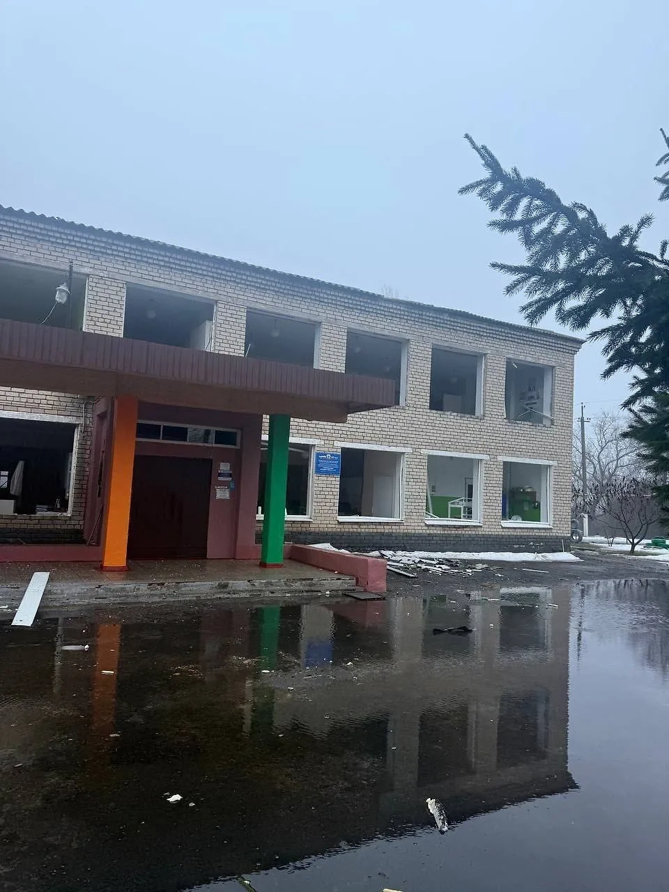 Последствия атаки ВСУ на посёлок Центральный в ЛНР. Фото © MAX / Леонид Пасечник