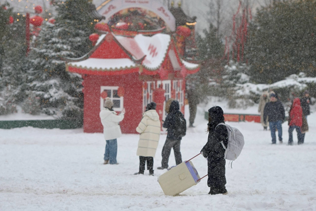 Циклон «Валли» обрушил на Москву рекордный снегопад. Фото © Life.ru