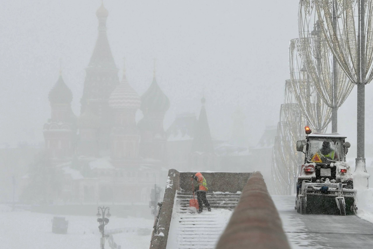 Циклон «Валли» обрушил на Москву рекордный снегопад. Фото © Life.ru
