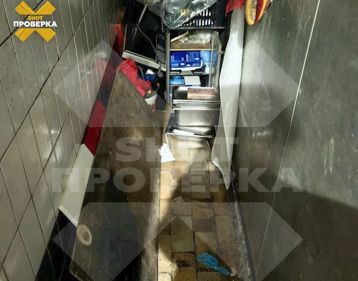 Компания «Русские традиции» готовит еду в антисанитарии. Фото © Telegram / SHOT ПРОВЕРКА