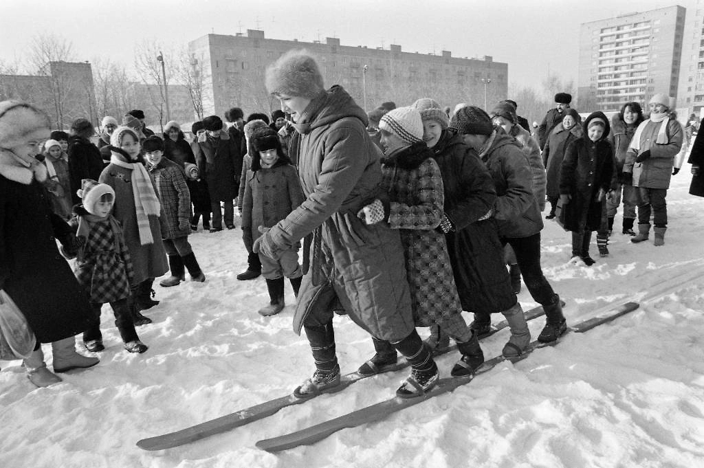 Как москвичи проводили зиму в СССР: архивные фото. Фото © ТАСС / Игорь Зотин