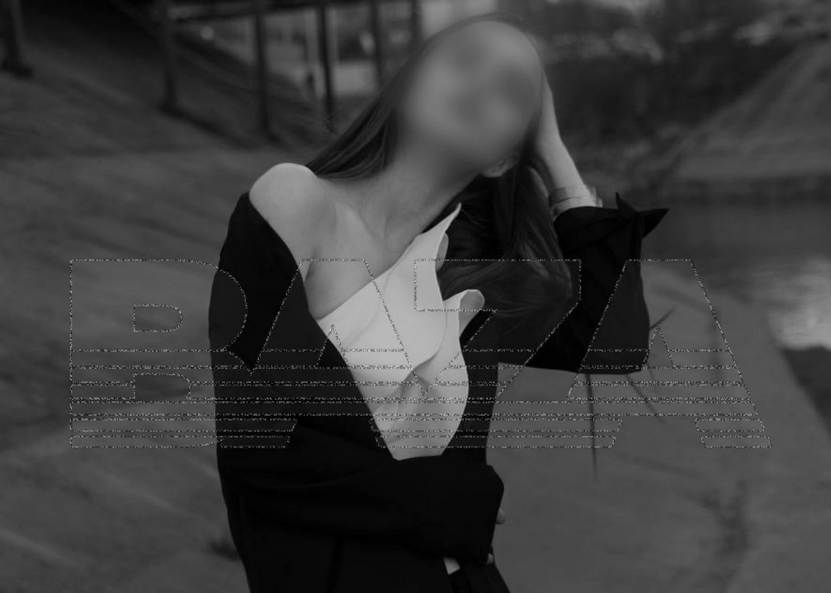 Девушка, которую вербовали на вечерику Эпштейна. Фото © Telegram/Baza