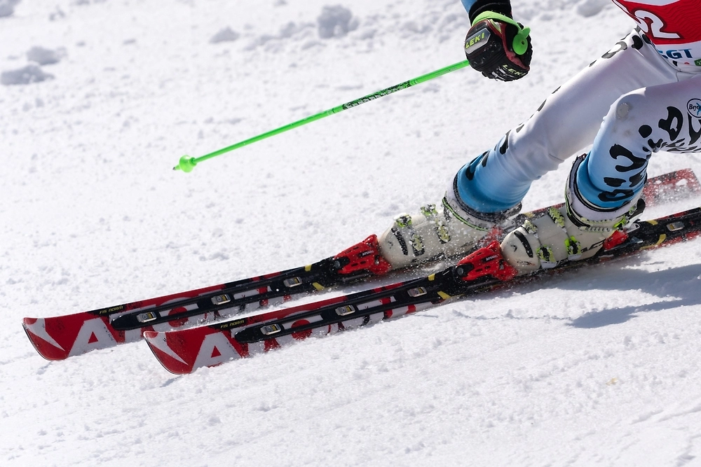 Цельноалюминиевые лыжи — залог надёжности и комфортного катания. Фото © Shutterstock / FOTODOM / Alexander Piragis