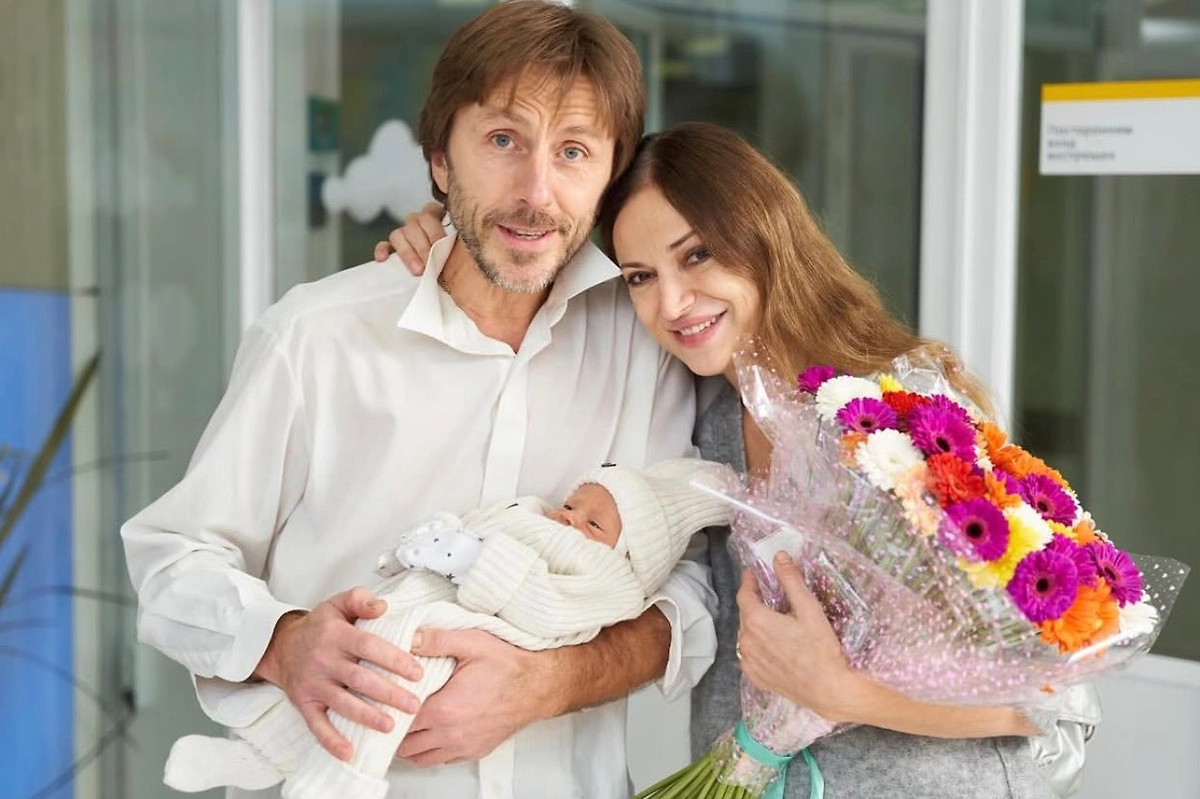 Фигуристка Маргарита Дробязко впервые стала мамой в 52 года. Фото © Instagram (признан экстремистской организацией и запрещён на территории Российской Федерации) / drobiazko_margarita