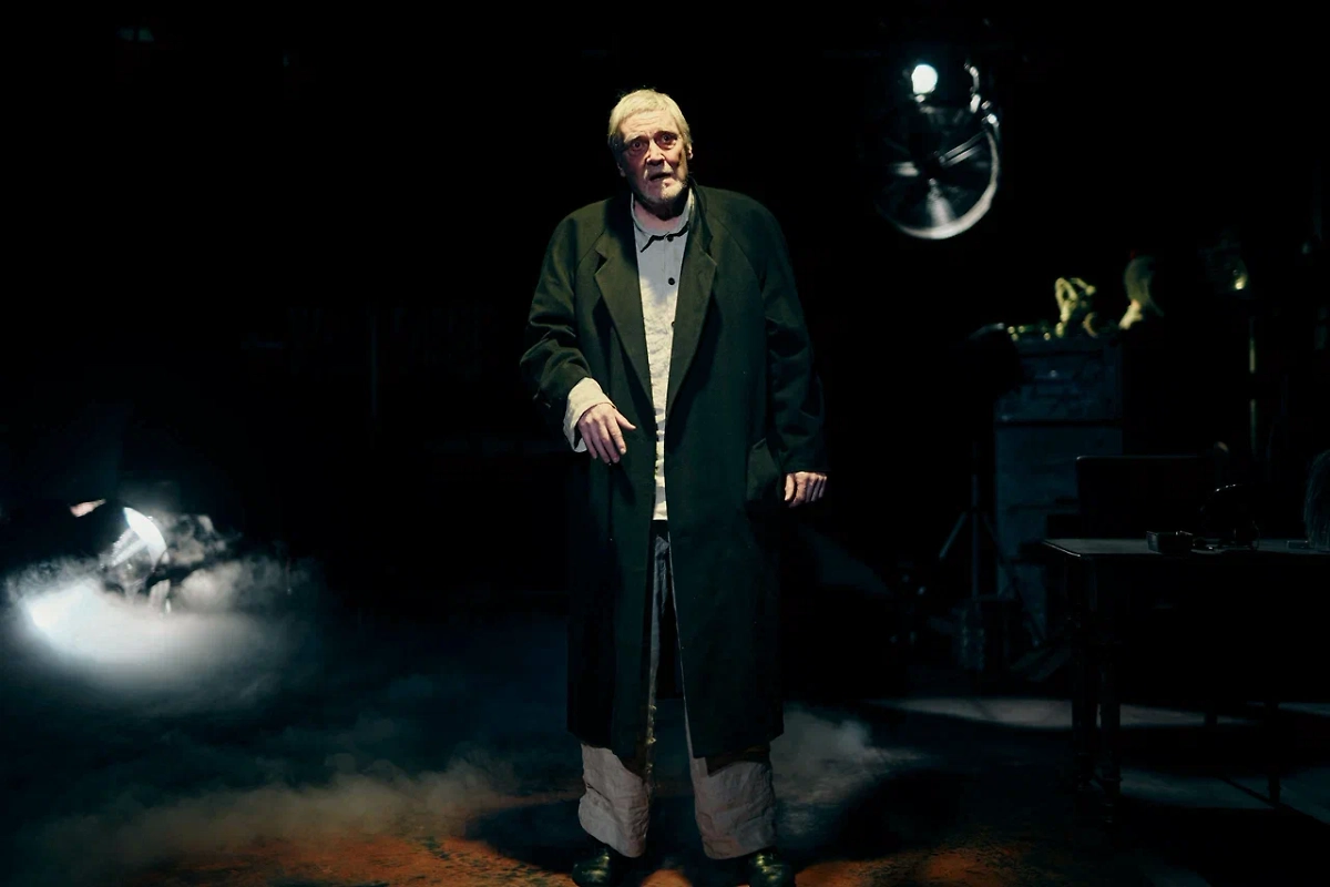 На сцене Театра Пушкина развернётся премьера «Лира во время чумы». Фото © Предоставлено Life.ru пресс-службой театра