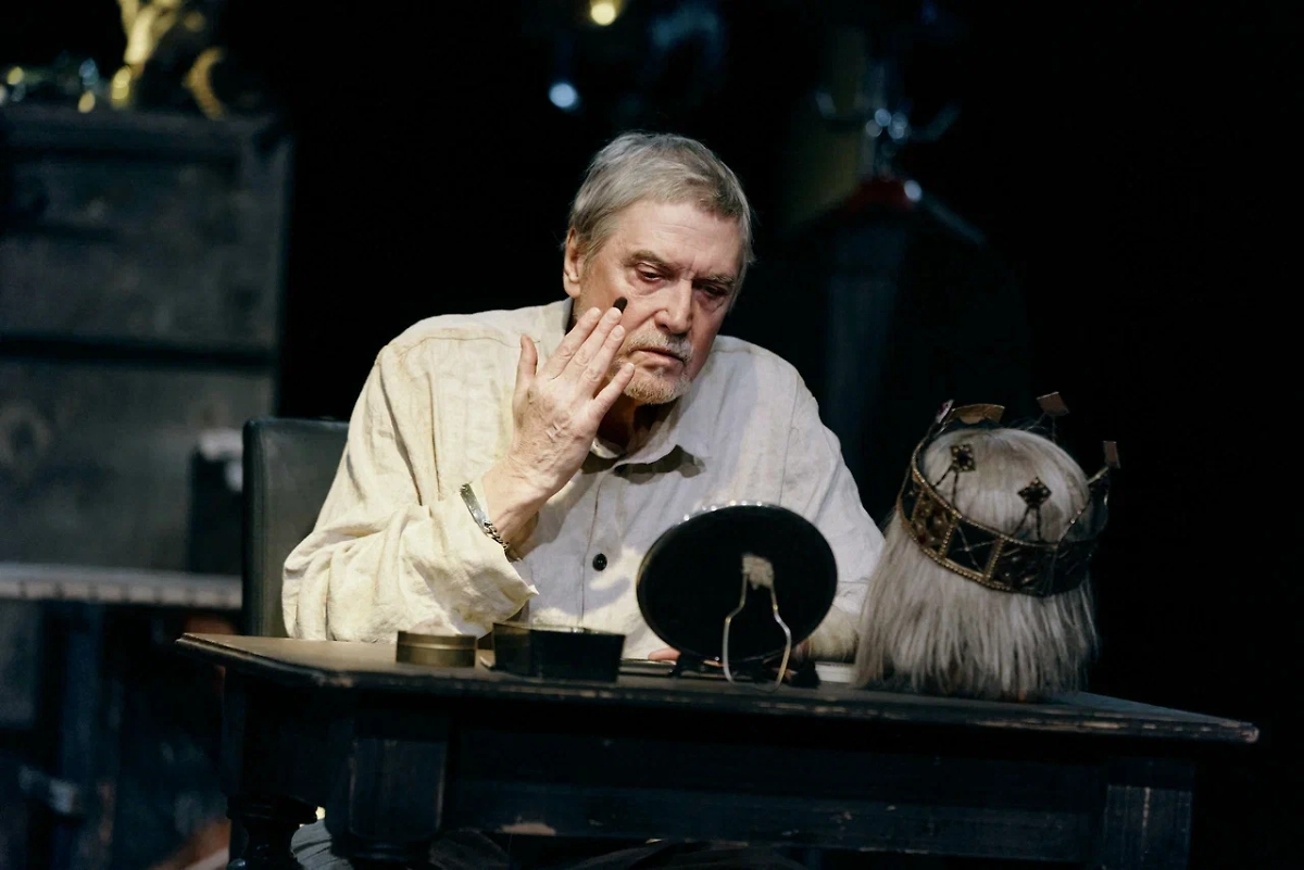 На сцене Театра Пушкина развернётся премьера «Лира во время чумы». Фото © Предоставлено Life.ru пресс-службой театра