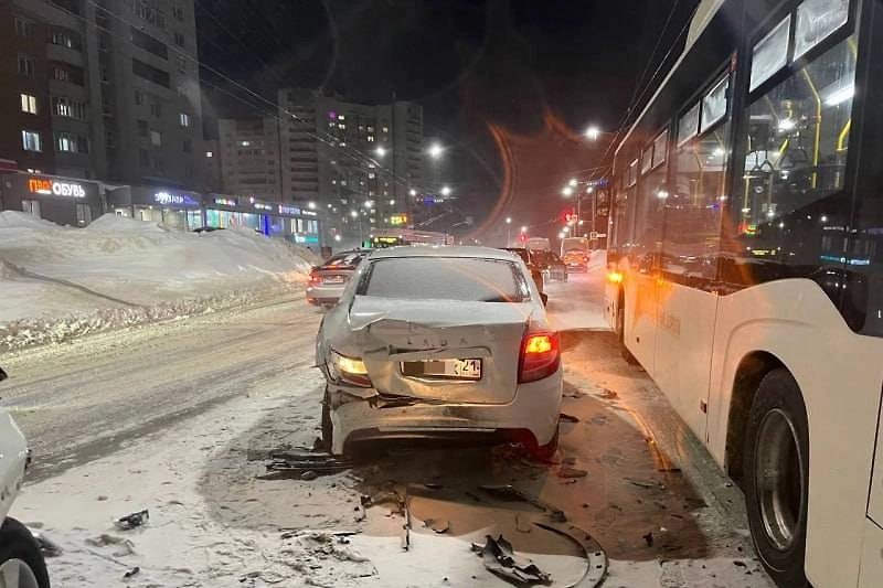 Массовое ДТП. Фото © Telegram / МВД по Чувашской Республике