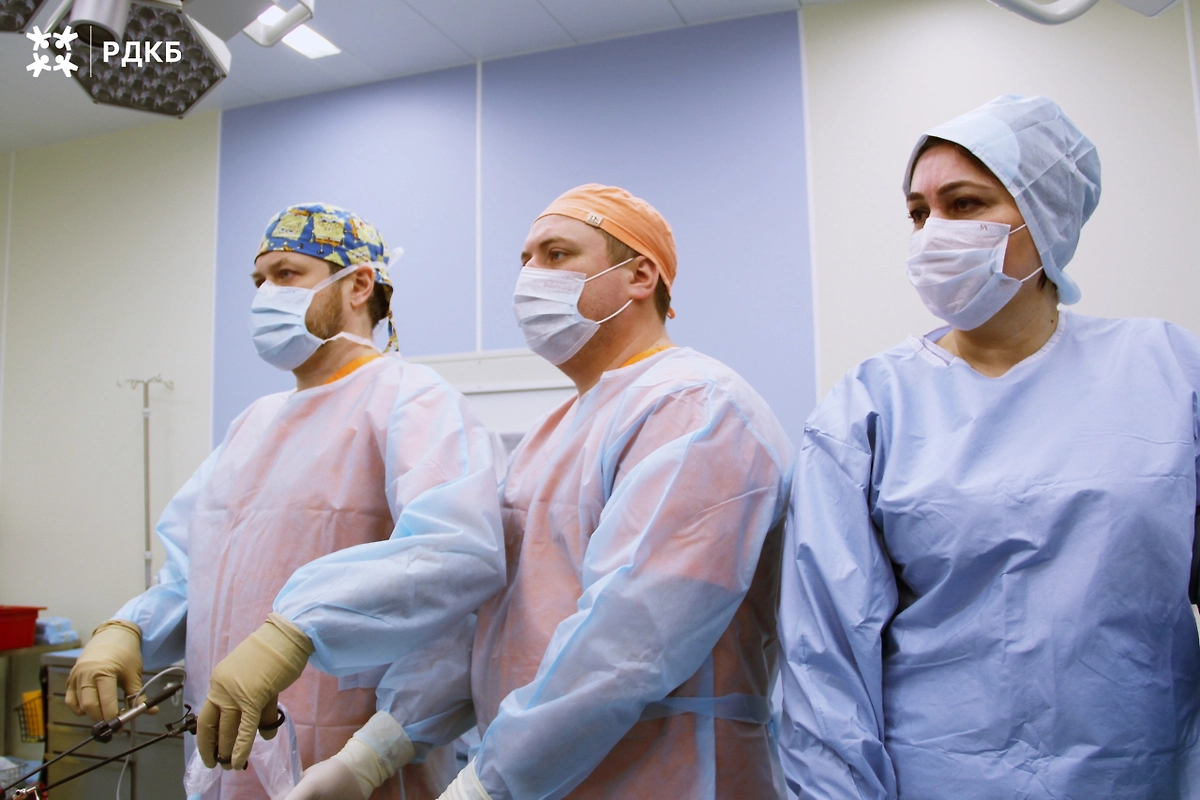 Команда оперировавших мальчика хирургов. Фото © VK / Российская детская клиническая больница