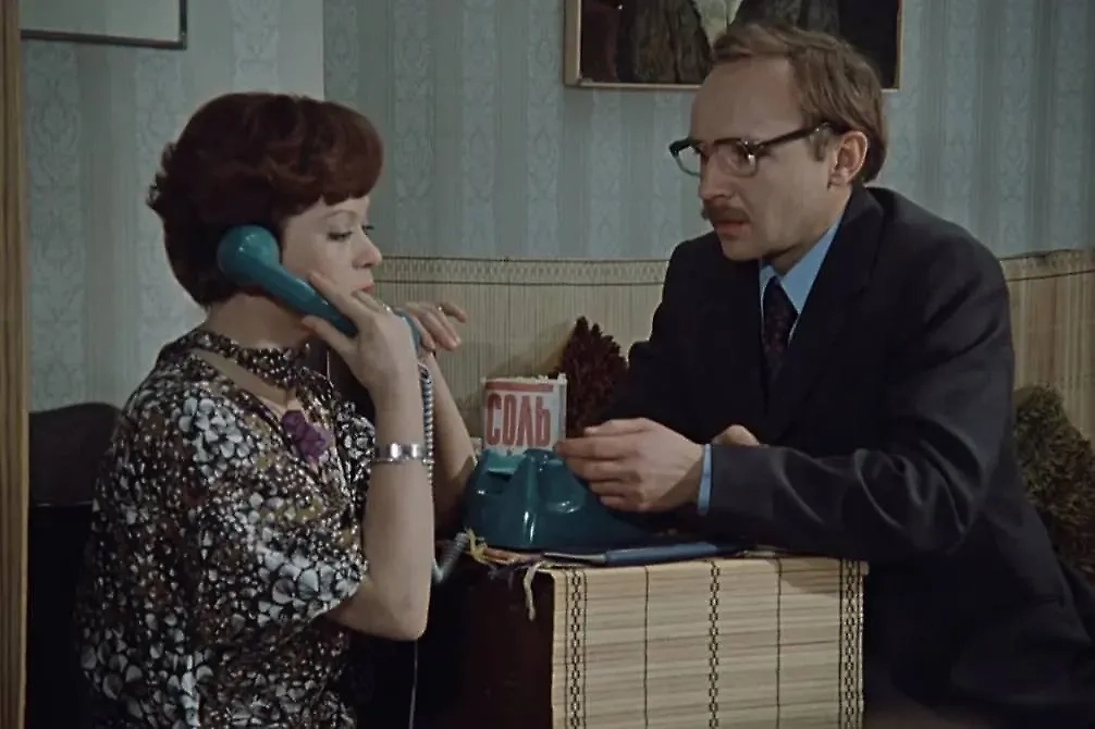 Фото © Кадр из фильма «Служебный роман», режиссёр Эльдар Рязанов, сценарист Эмиль Брагинский / Kinopoisk