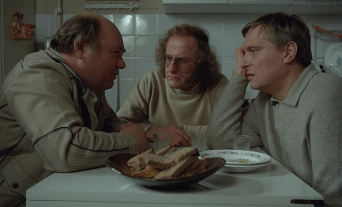 Вытрезвители возвращаются в Россию: почему они часть культурного кода. Фото © Кадр из фильма «Осенний марафон», режиссёр Георгий Данелия / Kinopoisk