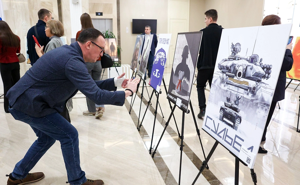 Выставка работ победителей конкурса «Время смыслов». Фото © Совет Федерации