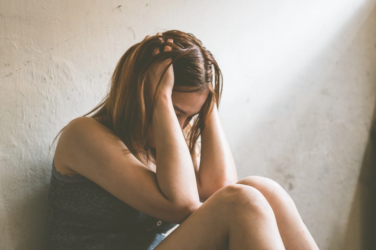 Почему вы говорите «извини», даже когда не виноваты: объяснение. Фото © Shutterstock / FOTODOM / HappyTime19