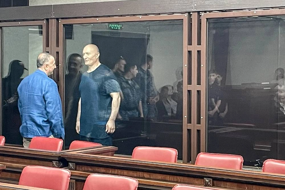 Криминальный авторитет Аслан Гагиев по прозвищу Джако, обвиняемый в руководстве преступным сообществом и убийстве шести человек, во время оглашения приговора в Южном окружном военном суде. Фото © ТАСС / Ирина Гурьева