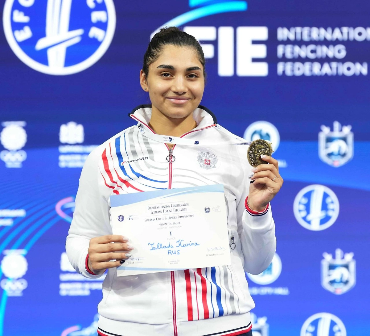 Российские фехтовальщики выиграли медальный зачёт юниорского ЧЕ. Фото © Telegram / Олимпийский комитет России