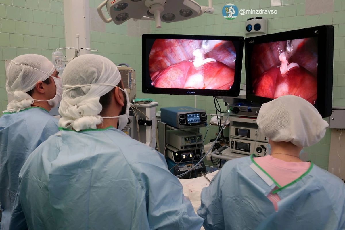 Свердловские хирурги удалили личинок ленточного червя из печени пациентки через проколы. Фото © Пресс-служба Минздрава Свердловской области