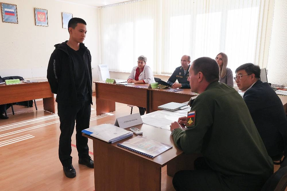 Какие категории здоровья подпадают под весенний призыв. Фото © ТАСС / Сергей Мальгавко