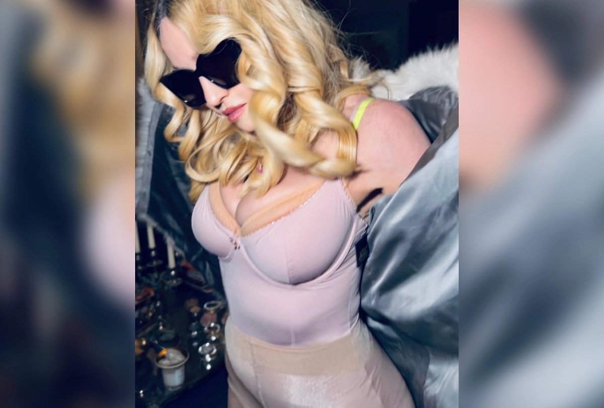 Мадонна обнажилась для соцсети. Фото © Instagram (признан экстремистской организацией и запрещён на территории Российской Федерации)/ madonna