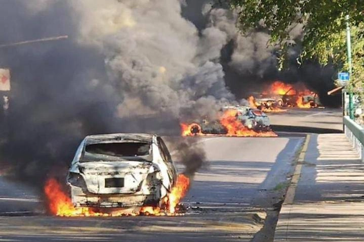 Последствия погромов. Фото © X / Ricardo Salinas Pliego 