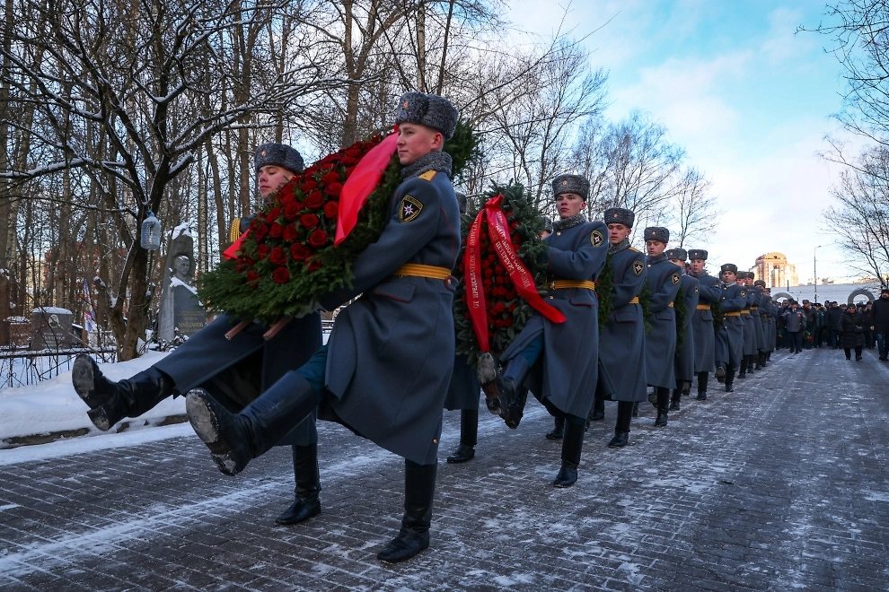 Памятная церемония прошла на Серафимовском кладбище. Фото © Администрация Санкт-Петербурга