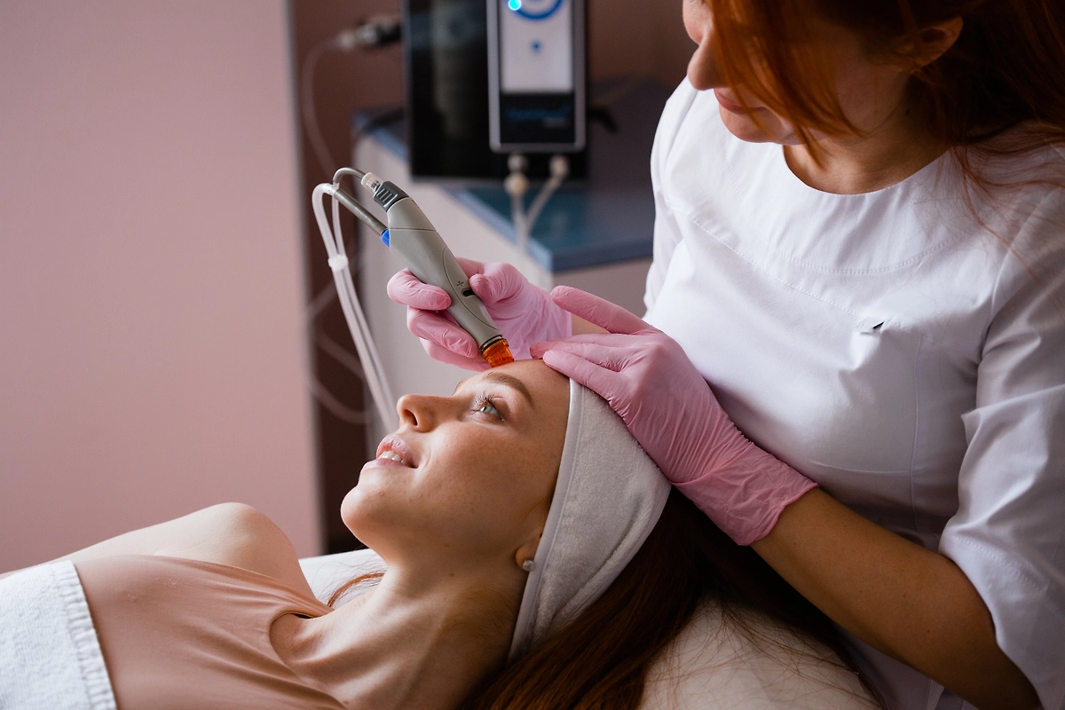 Когда зимой лучше делать пилинги и чистки. Фото © Shutterstock / FOTODOM / DmitryStock