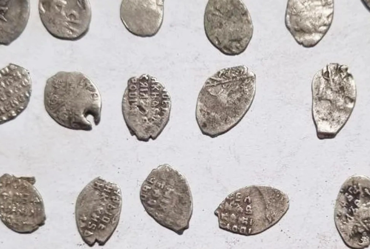 В Москве нашли клад с 20 тысячами серебряных монет XVI-XVII веков. Фото © Max / Ольга Любимова
